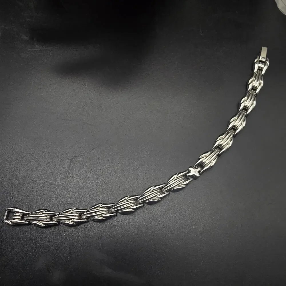 Silver Tone Chain Link Bracelet Cross Center 1990s Costume Jewelry